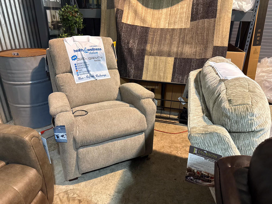 Zero Gravity Recliner