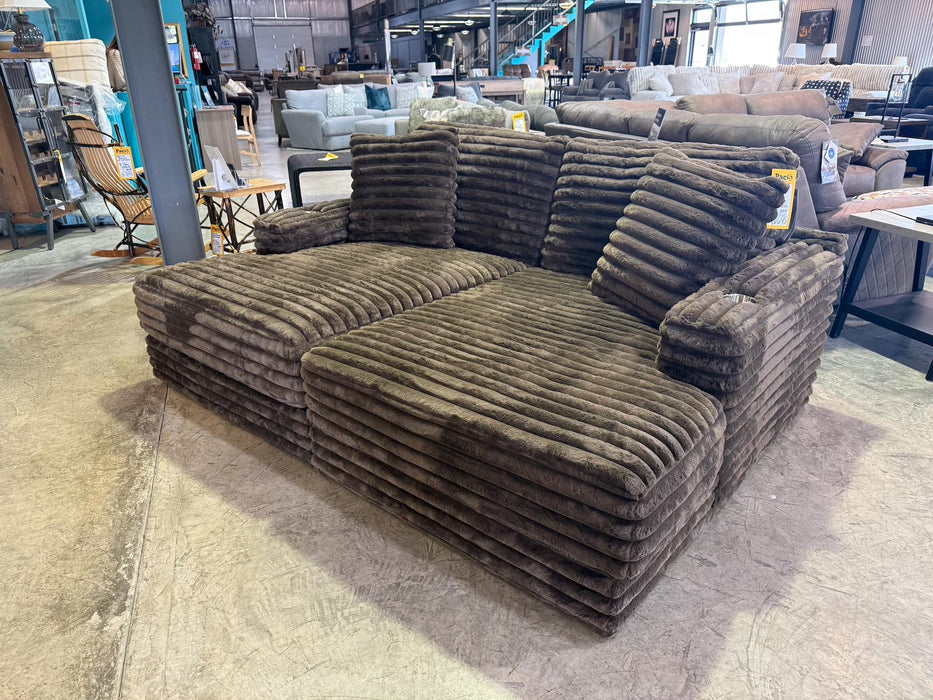 Double Chaise
